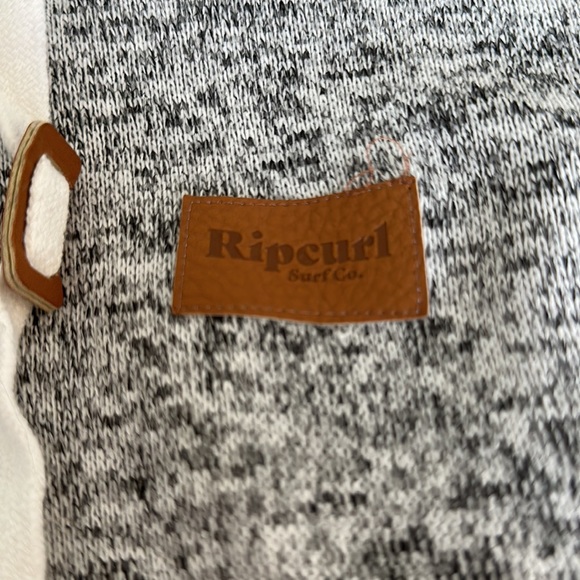 Rip curl sweatshirt, grey, size 10 (bought in New Zealand). No defects. - Picture 2 of 2